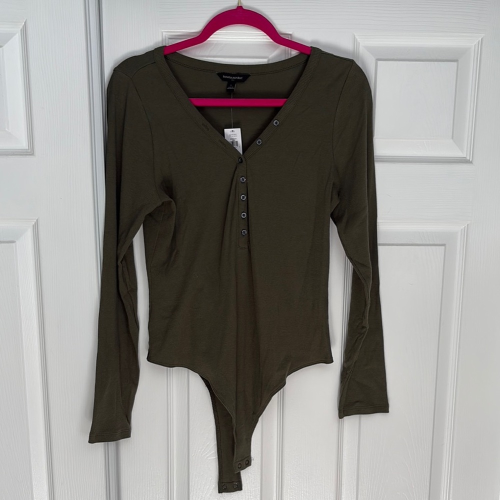NWT: Banana republic- Olive Green Long Sleeve Bodysuit